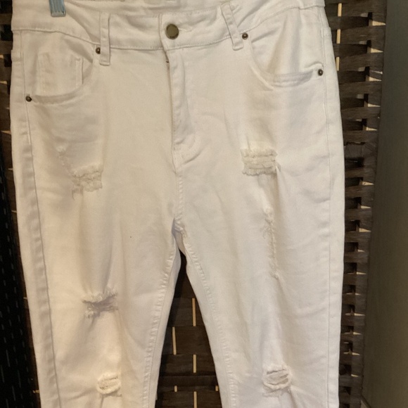 MID RISE RIPPED  STRETCH SKINNY JEANS - Picture 2 of 6